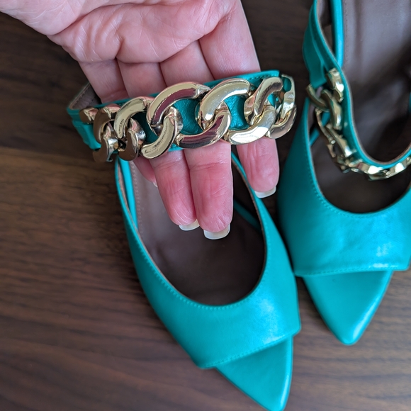 NWOT Alohas Daisy Neon Green Heeled Sandals with Chain Detail